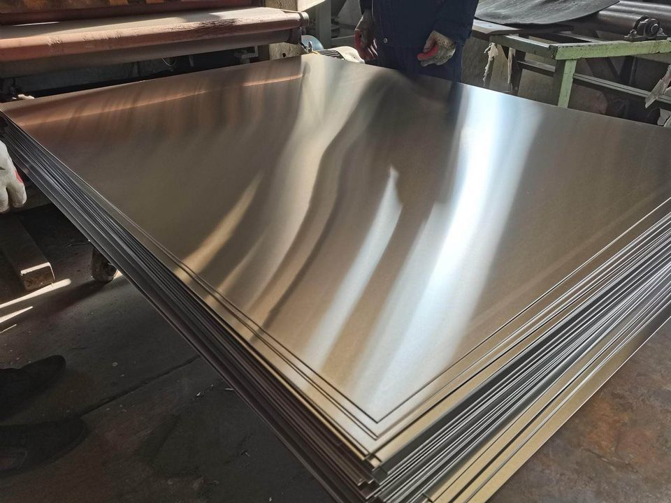 1550mm Width 304L 2B Finish EN 1.4307 Stainless Steel Sheets in 0.47-3.0mm