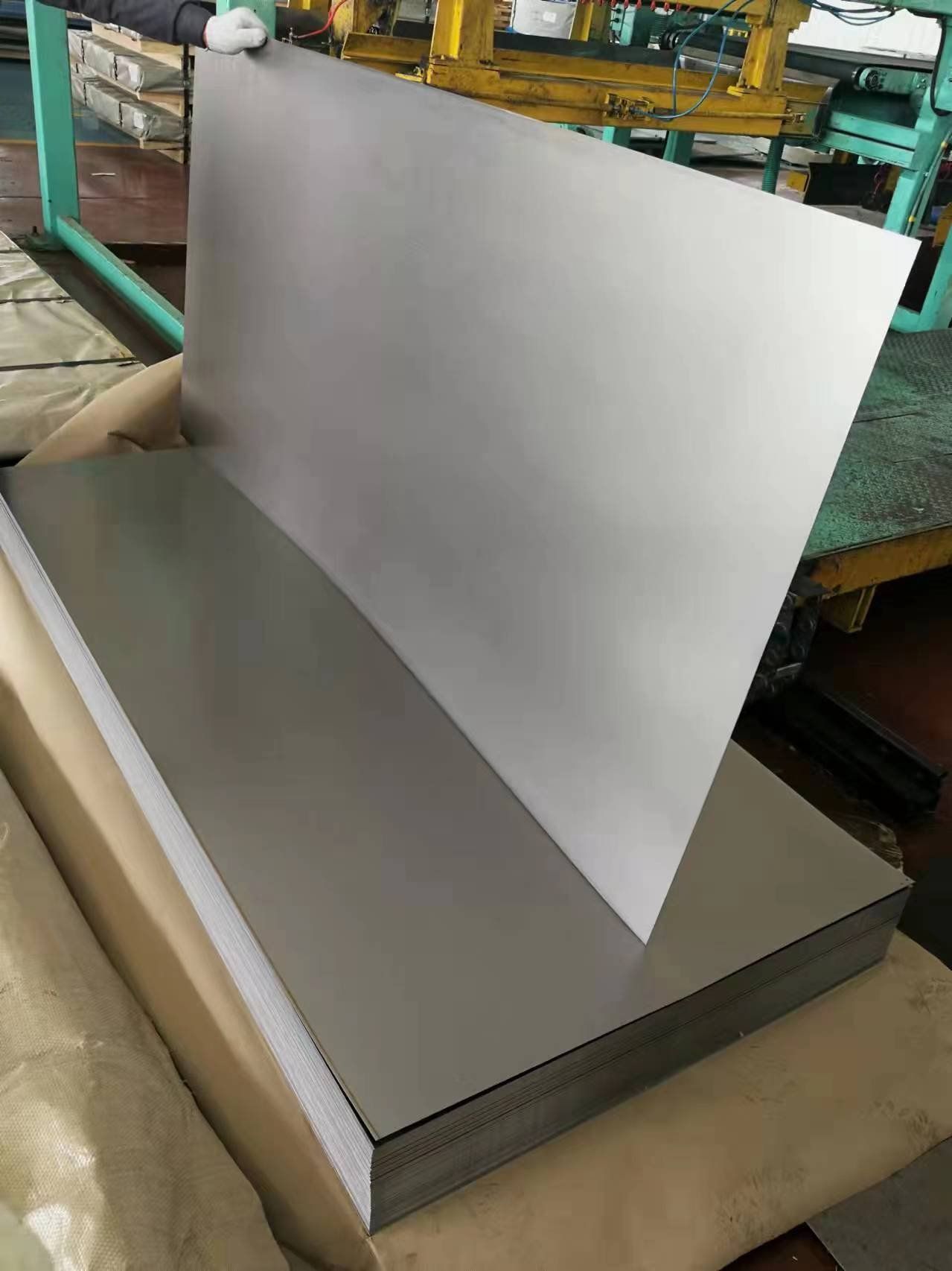 1524mm No.2E Finished 304L SS Flat Stainless Steel Sheet Manufactrer Hongwang